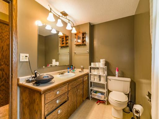 1402 Southview Lane, Albert Lea, MN 56007