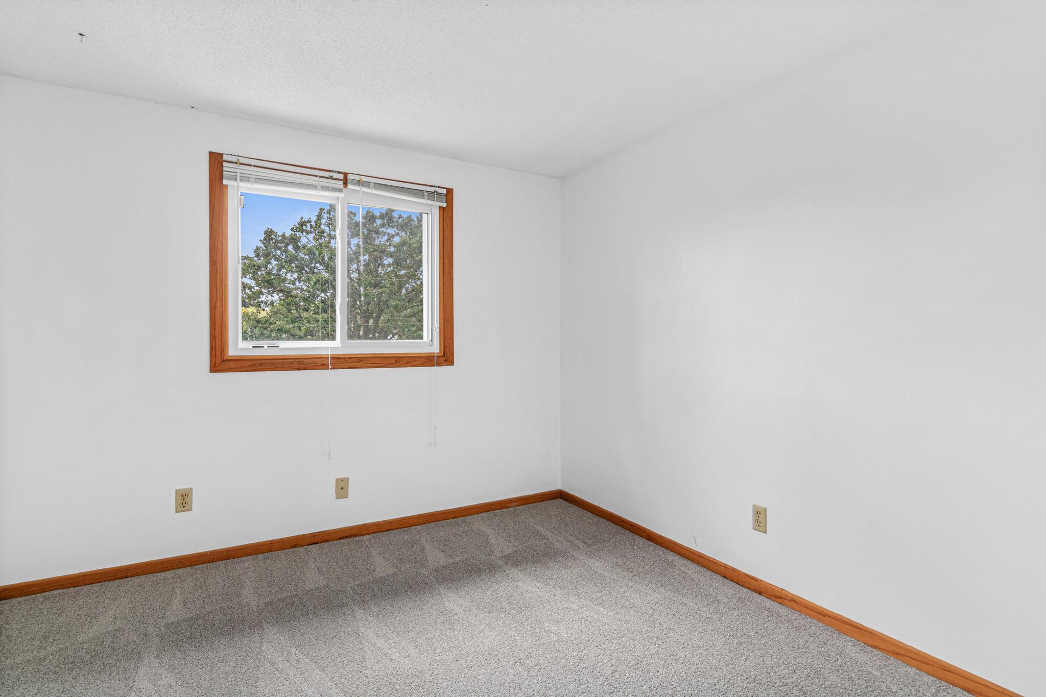 1639 Chamber St N-17.jpg