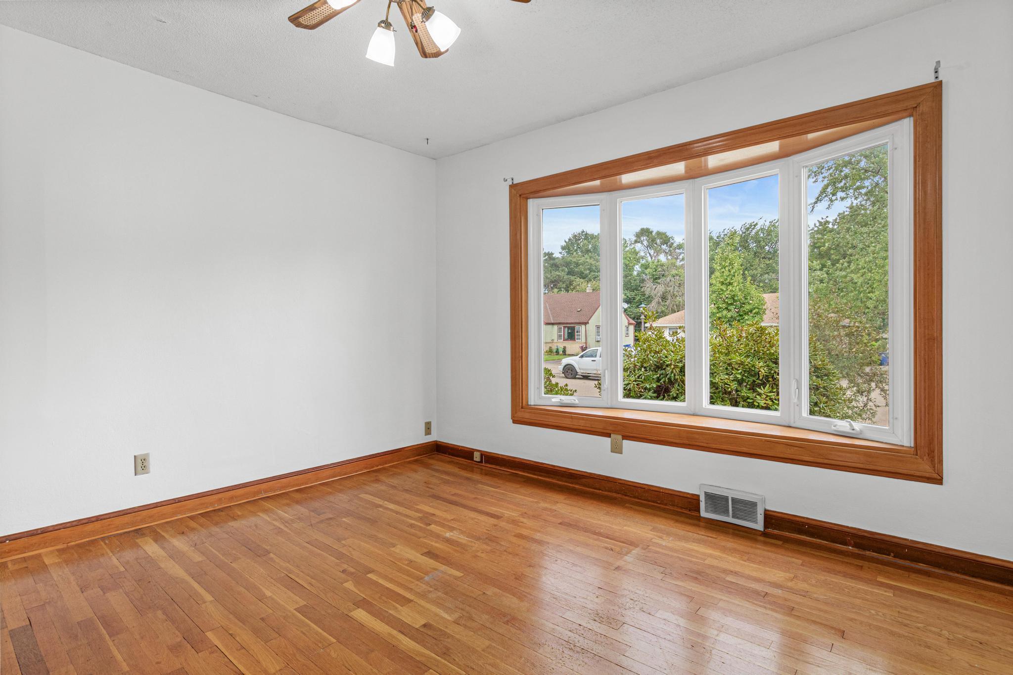 1639 Chamber St N-14.jpg