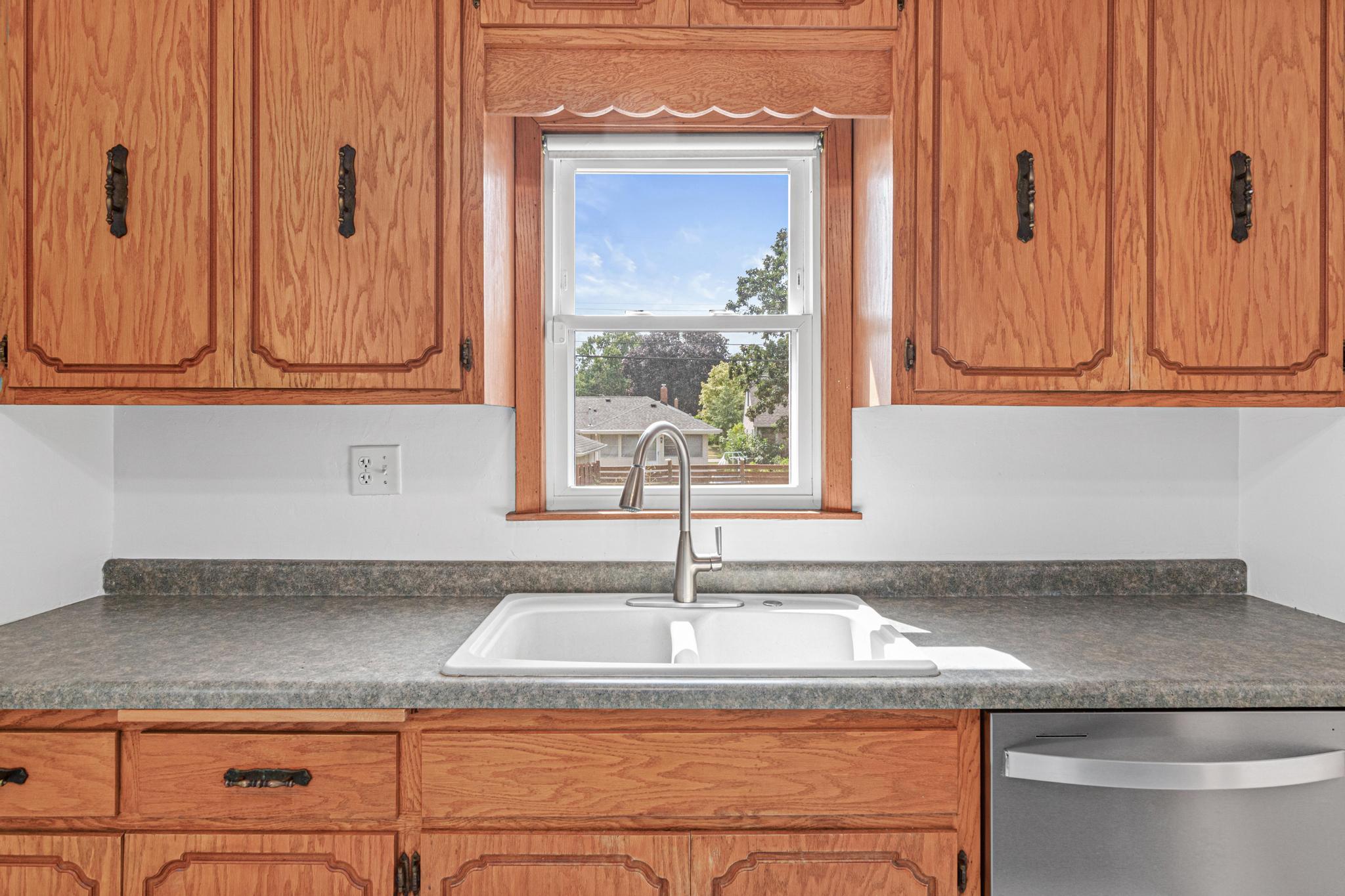 1639 Chamber St N-11.jpg