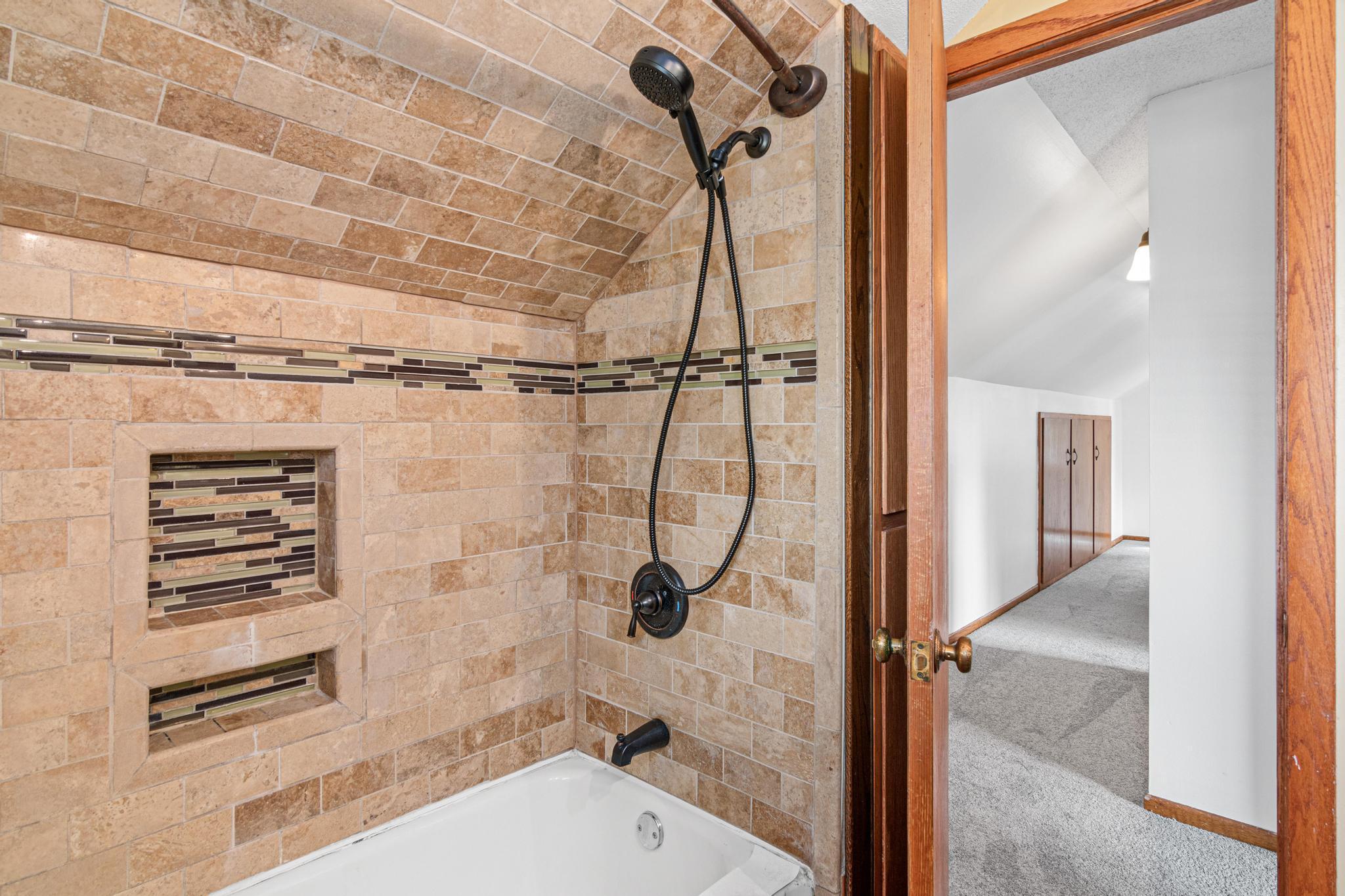 1639 Chamber St N-19.jpg