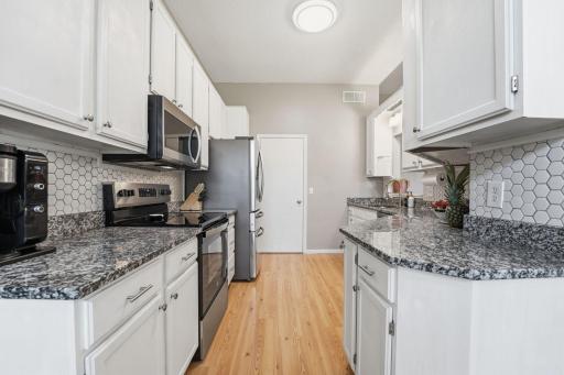 15035 December Way, Rosemount, MN 55068