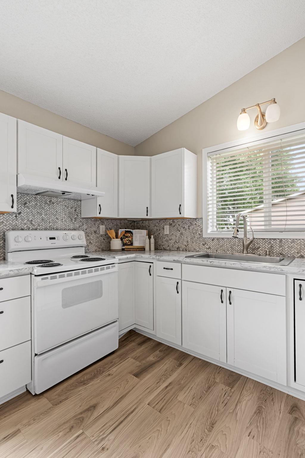 24-web-or-mls-1330 107th Ave NW-25.jpg