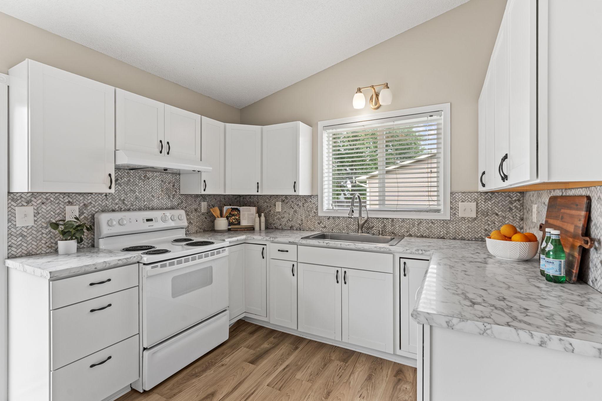 20-web-or-mls-1330 107th Ave NW-21.jpg