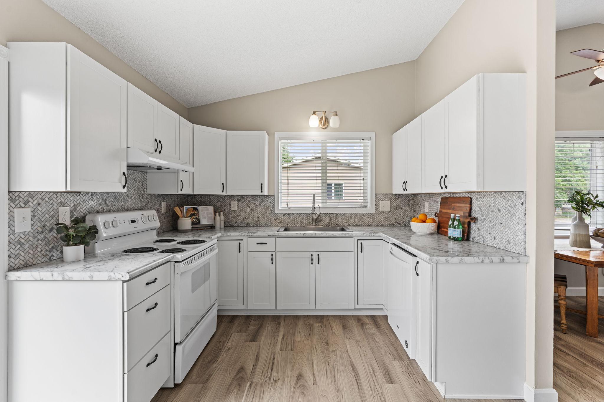 19-web-or-mls-1330 107th Ave NW-20.jpg