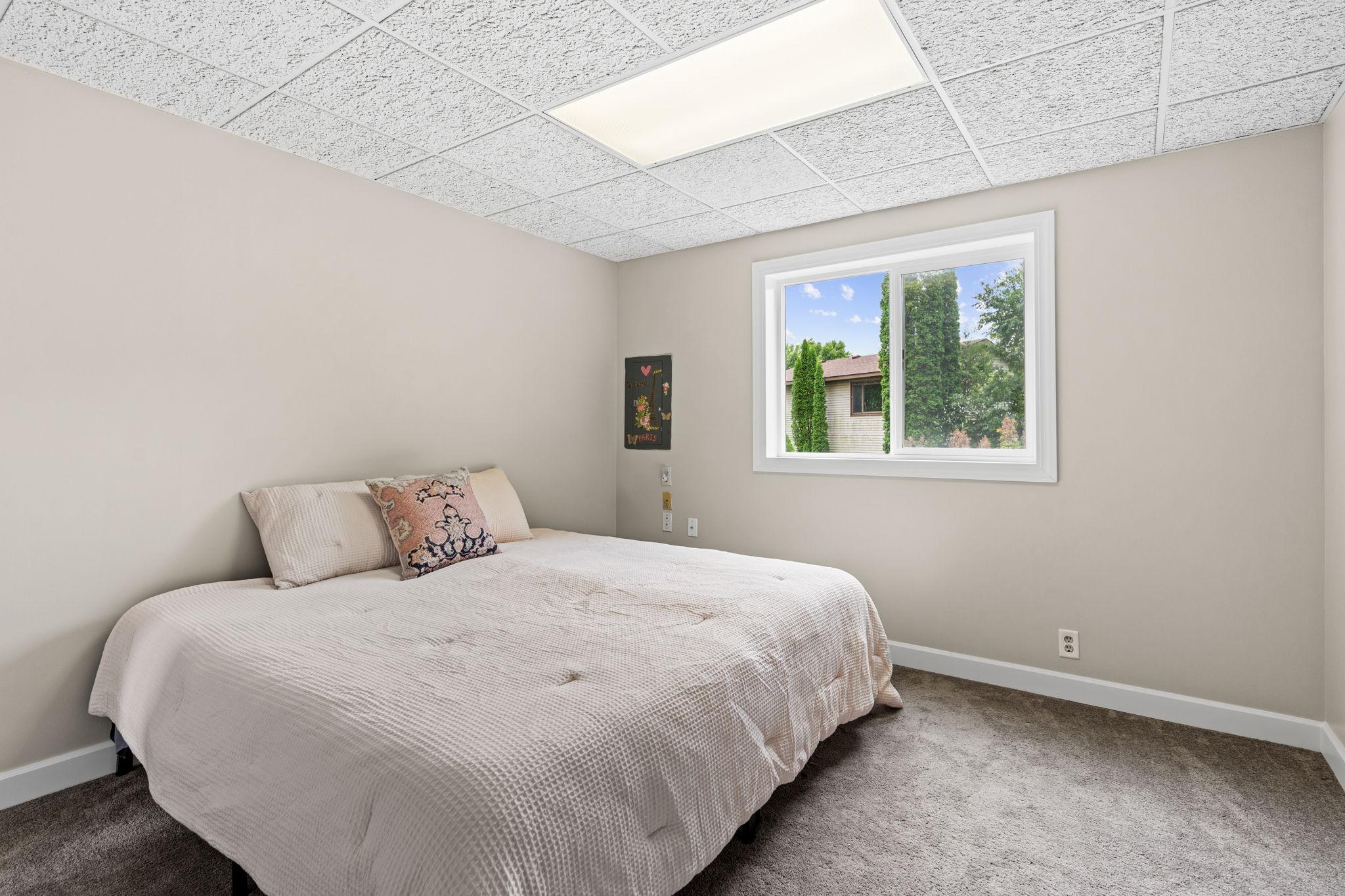 33-web-or-mls-1330 107th Ave NW-33.jpg