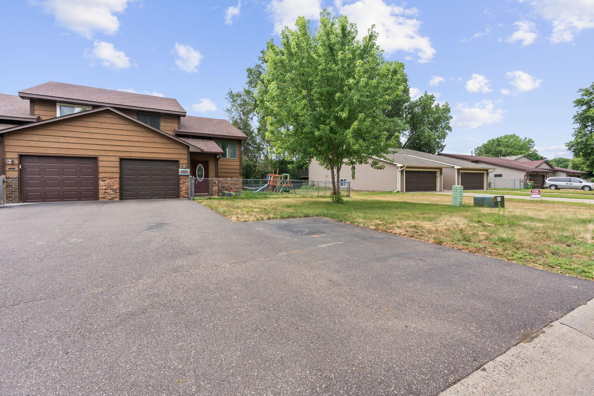 3-web-or-mls-1330 107th Ave NW-3.jpg