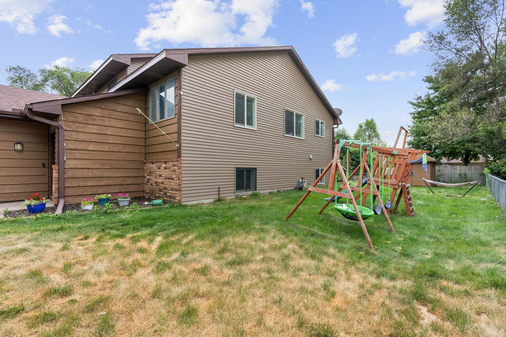 5-web-or-mls-1330 107th Ave NW-5.jpg
