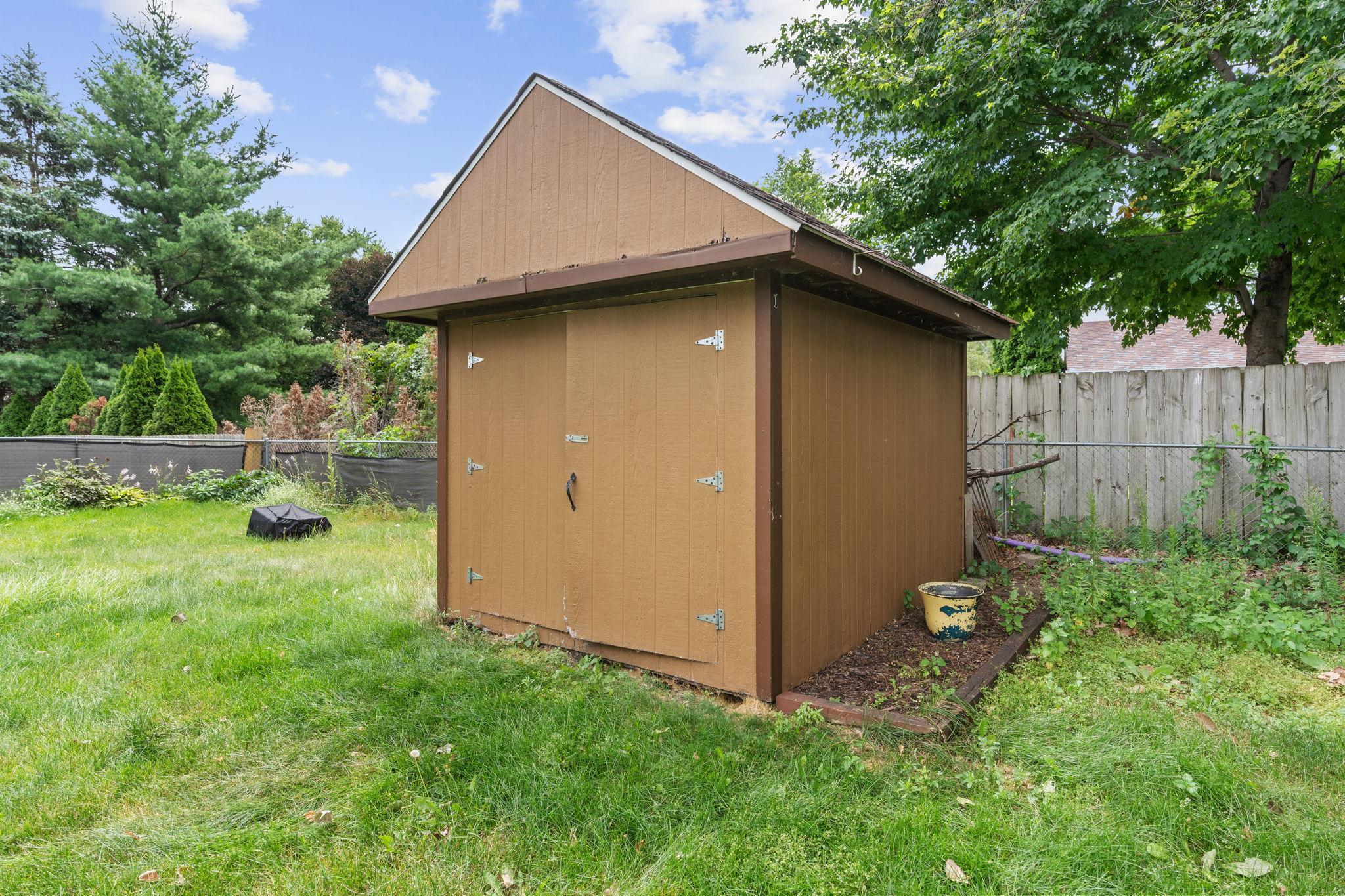 12-web-or-mls-1330 107th Ave NW-13.jpg