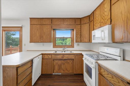 09-Kitchen.jpg