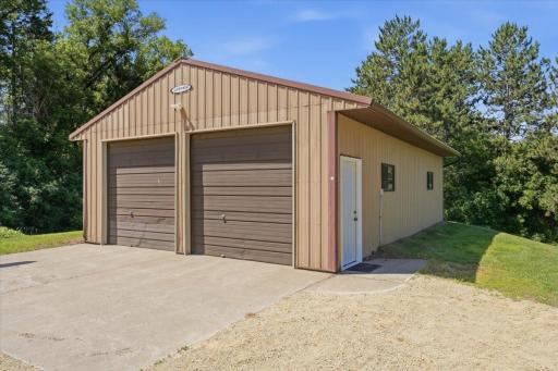 28-Detached Garage.jpg