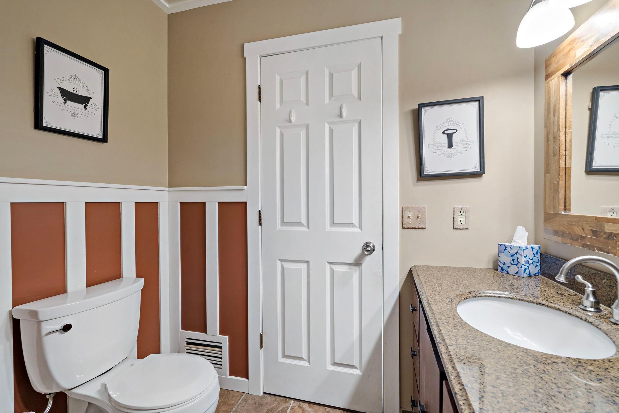 Upper level full bathroom