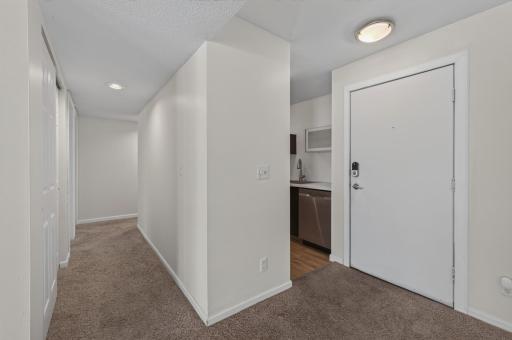 132 Demont Avenue E, 232, Little Canada, MN 55117