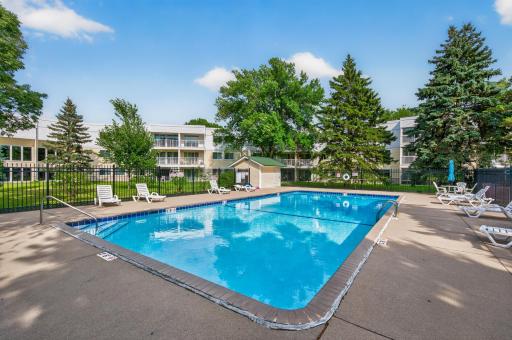 132 Demont Avenue E, 232, Little Canada, MN 55117
