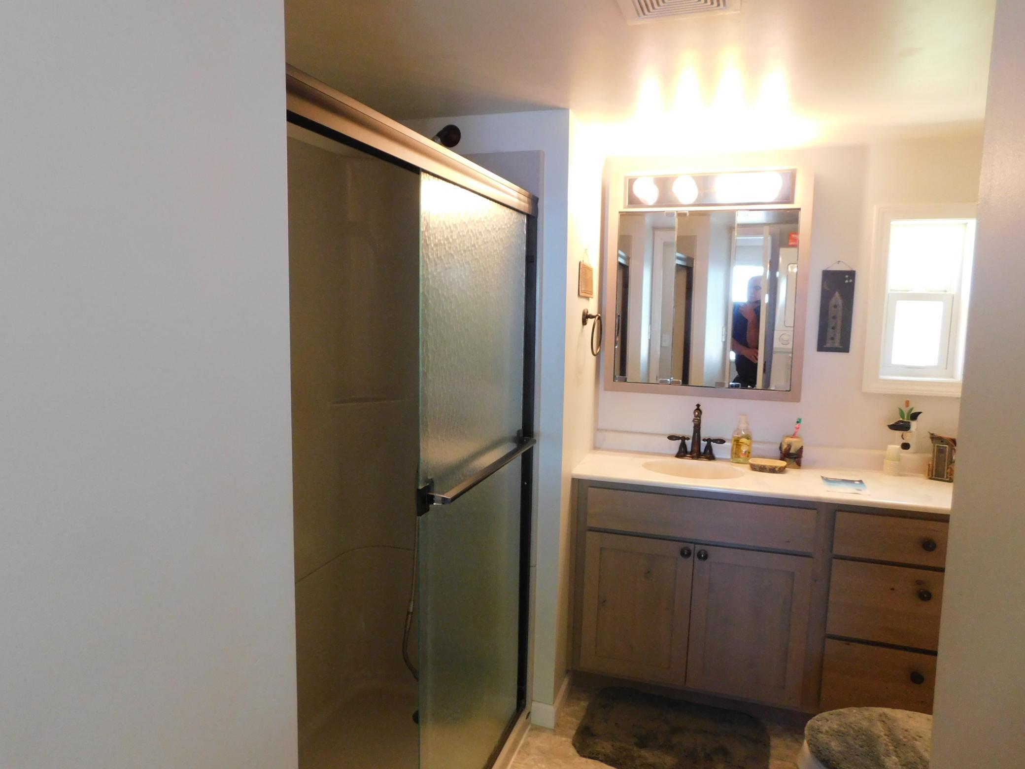 main bath 3/4