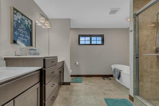3098 Nottingham Road S, Saint Cloud, MN 56301