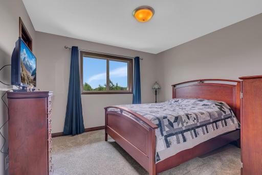 3098 Nottingham Road S, Saint Cloud, MN 56301