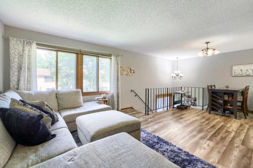 7608 Maplebrook Pkwy N - MLS Sized - 008 - 08 Living Room.jpg
