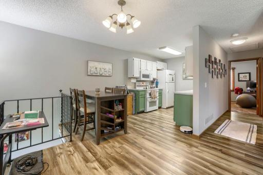 7608 Maplebrook Pkwy N - MLS Sized - 014 - 14 Breakfast Area.jpg