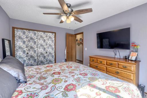 7608 Maplebrook Pkwy N - MLS Sized - 021 - 21 Primary Bedroom.jpg
