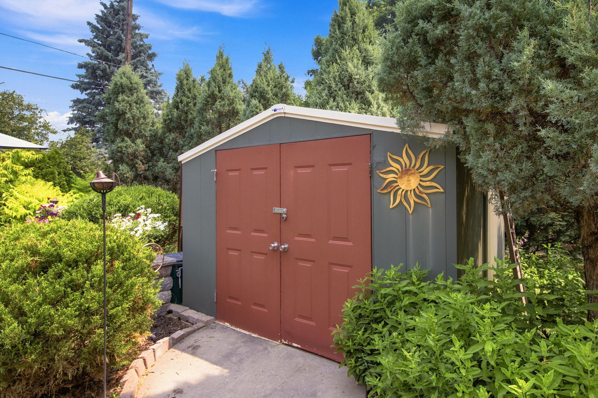 Convenient garden shed