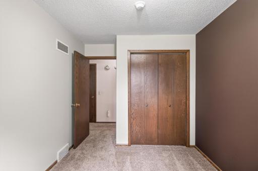 1589 Crest Drive, Chaska, MN 55318