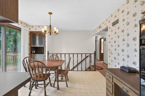 1589 Crest Drive, Chaska, MN 55318