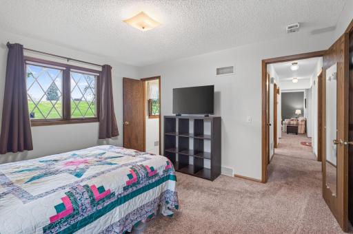1589 Crest Drive, Chaska, MN 55318