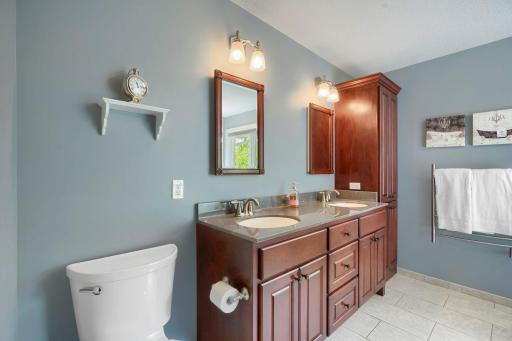 17141 Jefferson ct - Web Quality - 027 - 27 Primary Bathroom.jpg