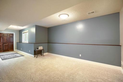 17141 Jefferson ct - Web Quality - 018 - 18 Family Room.jpg