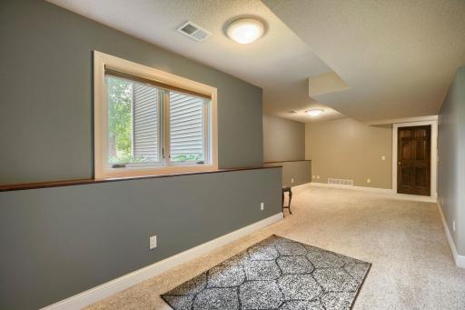 17141 Jefferson ct - Web Quality - 020 - 20 Family Room.jpg