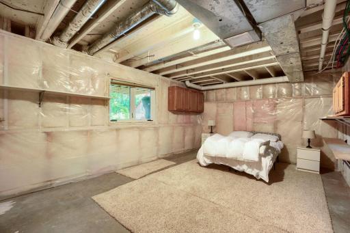17141 Jefferson ct - Web Quality - 032 - 32 Bedroom.jpg
