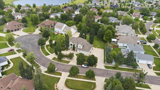 4825 Meadow Creek Drive S, Fargo, ND 58104