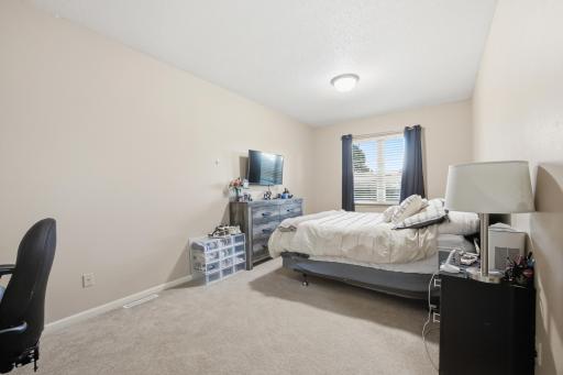 4825 Meadow Creek Drive S, Fargo, ND 58104