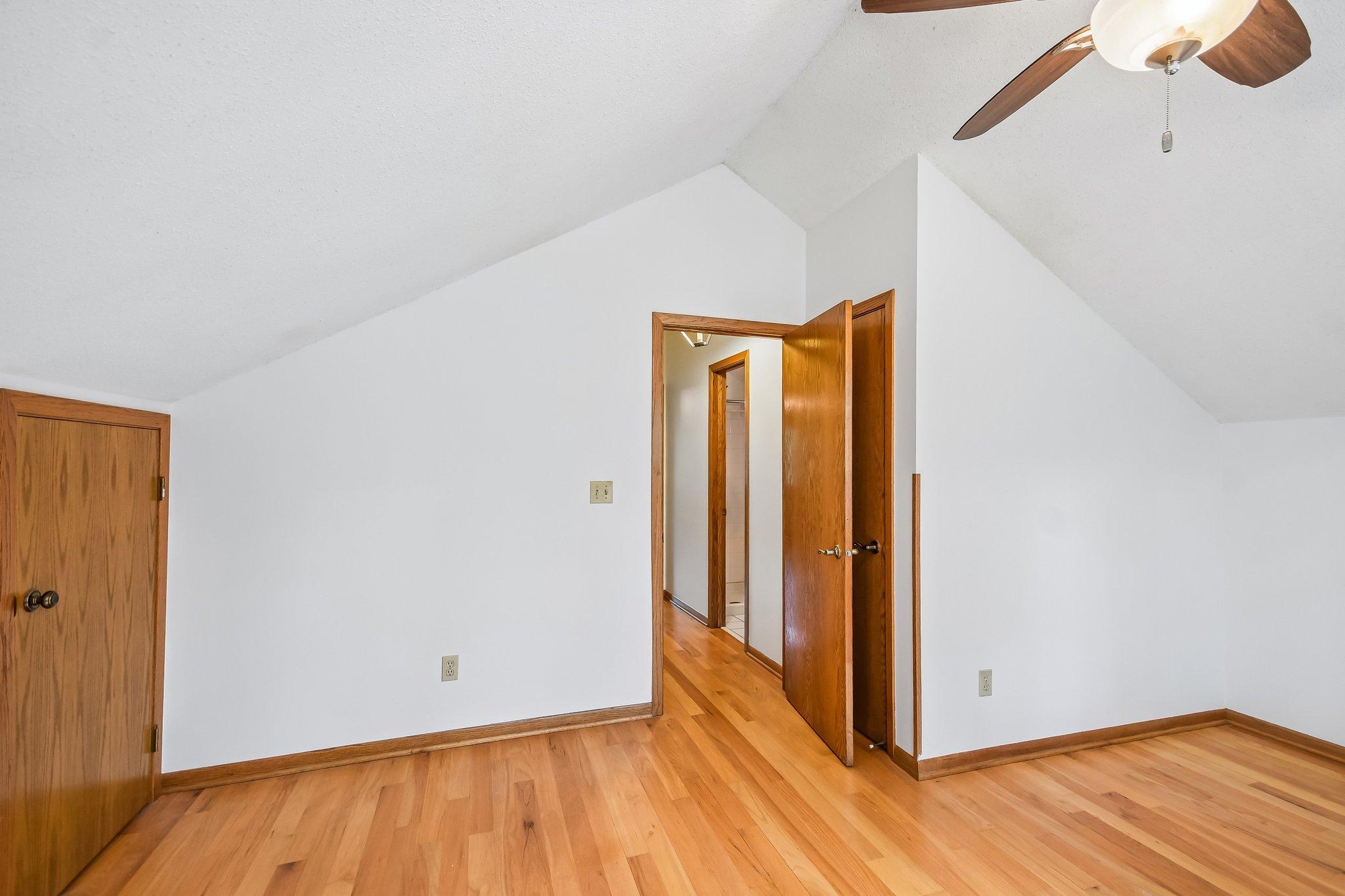 34-web-or-mls-Wild Mountain Rd-S0409-034.jpg