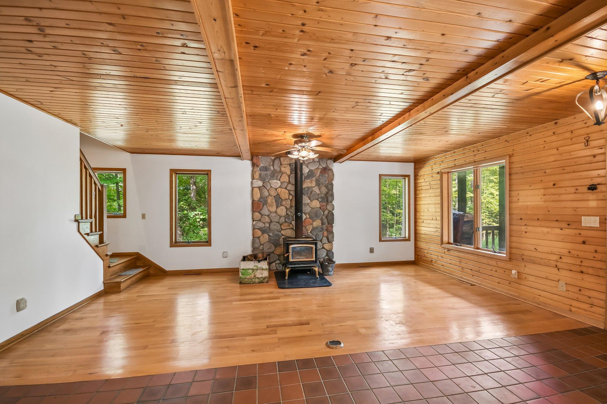 16-web-or-mls-Wild Mountain Rd-S0409-016.jpg