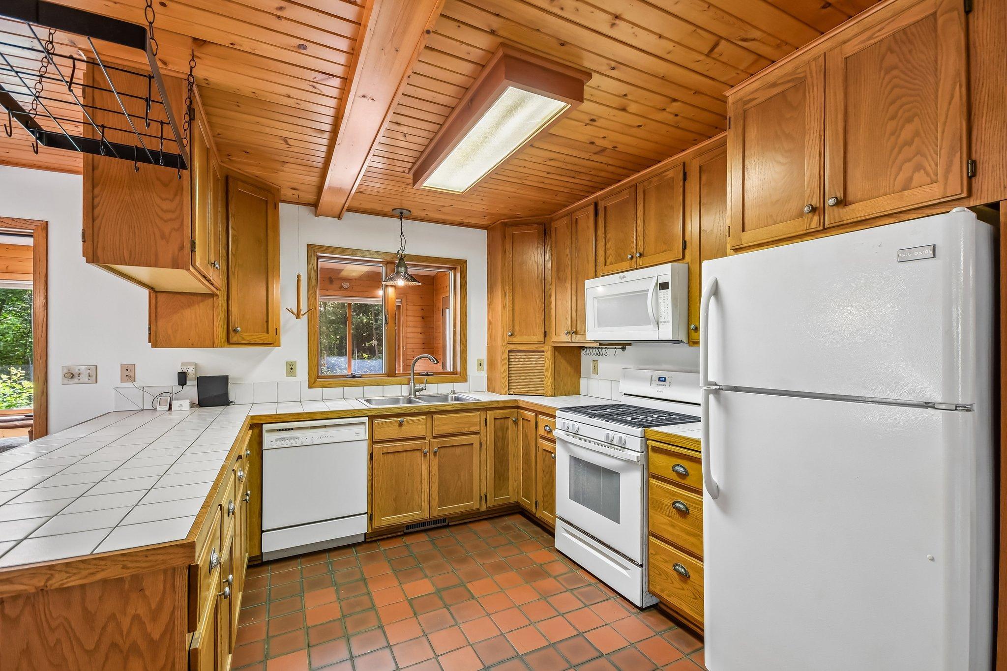 22-web-or-mls-Wild Mountain Rd-S0409-022.jpg