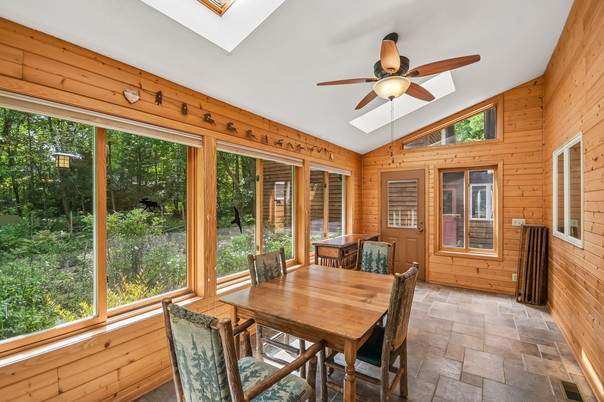18-web-or-mls-Wild Mountain Rd-S0409-018.jpg