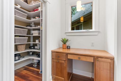 Additional desk space and walk-in pantry off the kitchen
