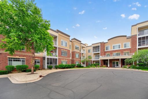 8200 W 33rd Street, 323, Saint Louis Park, MN 55426