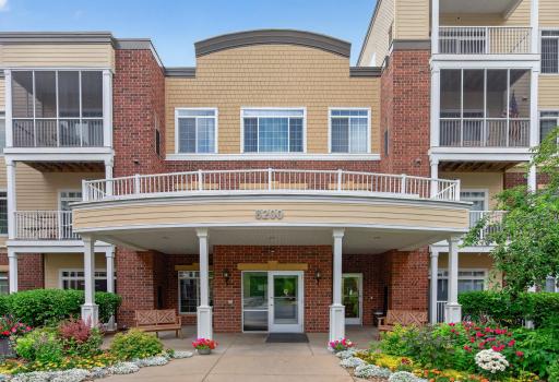 8200 W 33rd Street, 323, Saint Louis Park, MN 55426