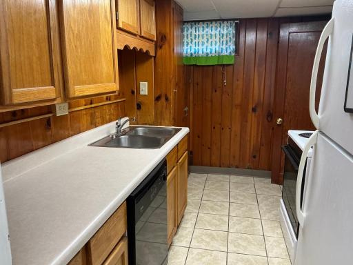 1110 12th Street S, Moorhead, MN 56560