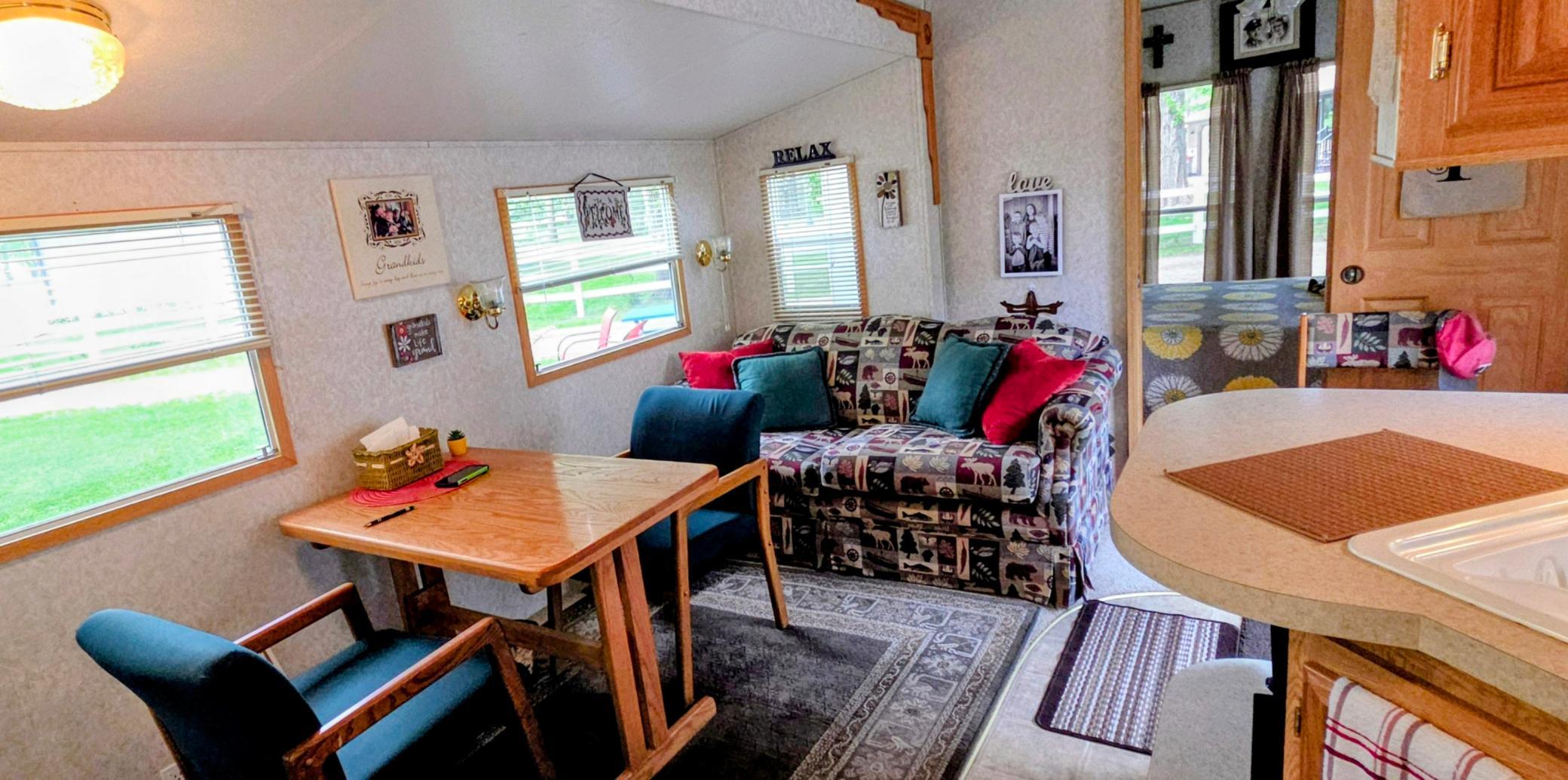 Living room with pullout couch.