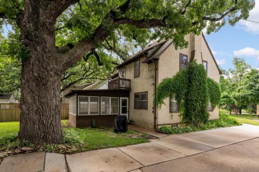 2406 W 54th Street, Minneapolis, MN 55410