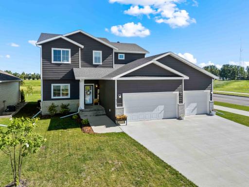 6313 54th Avenue S, Fargo, ND 58104