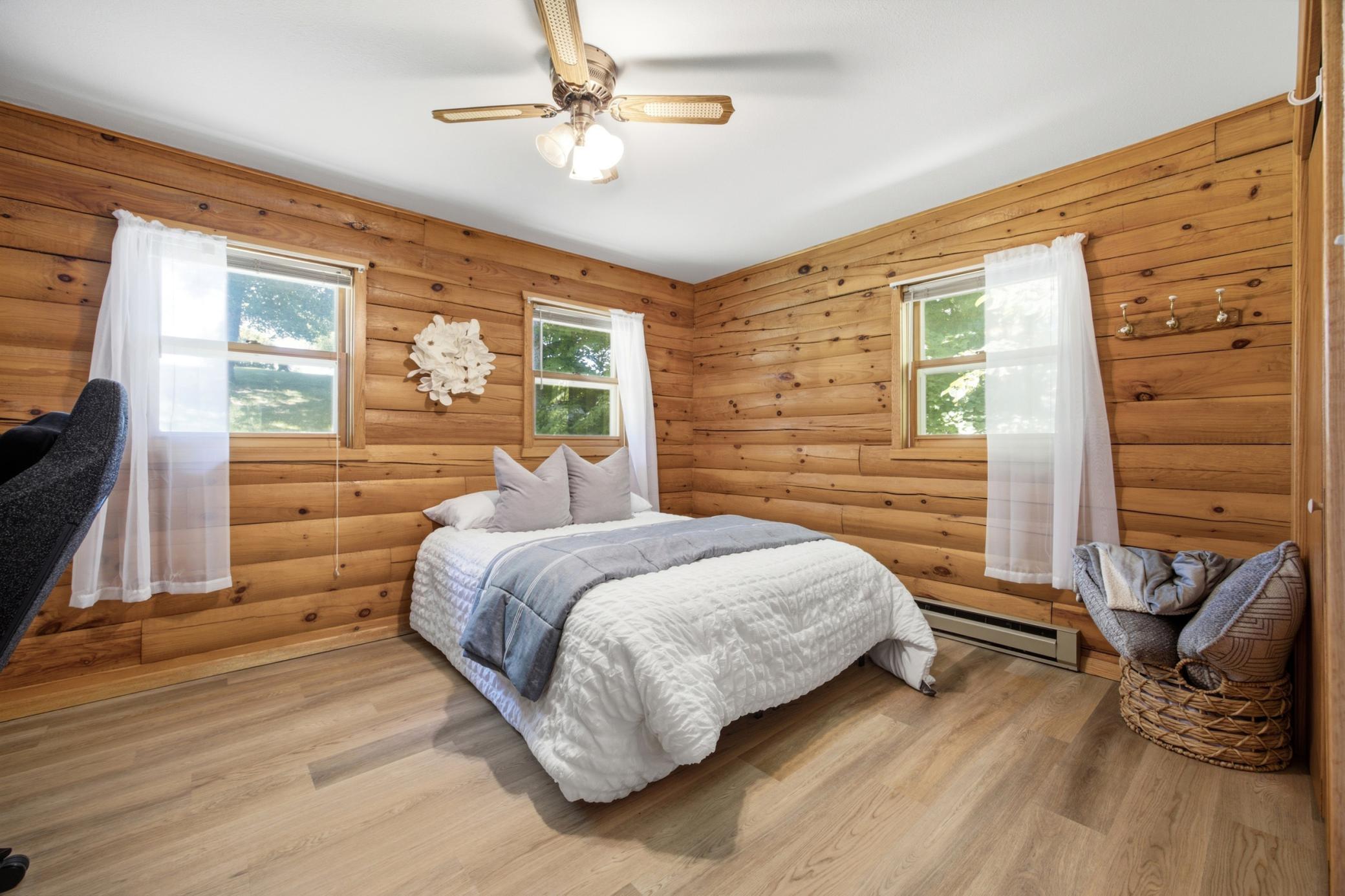 Oversized 2nd bedroom with lots of natural light