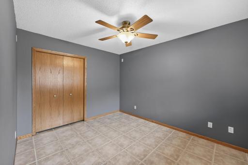 Whether you need an additional bedroom, a quiet home office, or a creative workspace, this flexible room is ready to adapt to your lifestyle.