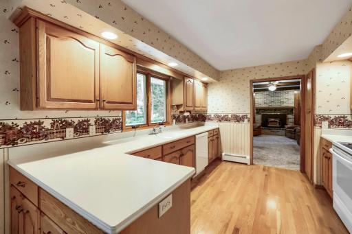 Updated kitchen w/solid surface counters!