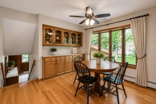 Informal Dining *Virtually Staged & Enhanced with AI*