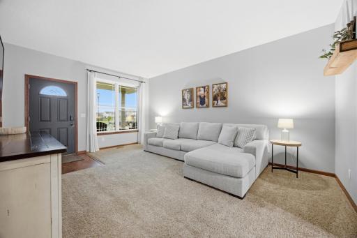 90 6th Street E, Horace, ND 58047